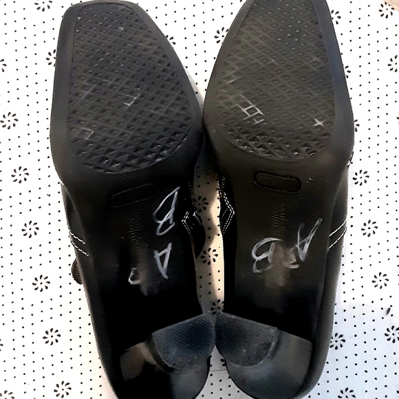 Aerosoles heeled Booties 3" Heels - Picture 6 of 8